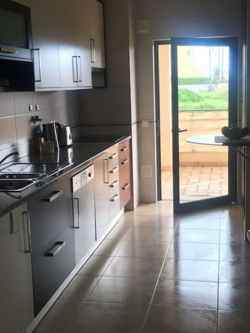 3 Bedroom Apartment With Pool In Lagos Extérieur photo